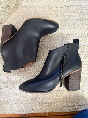 Nordstrom Black Leather Zip Block Heel Ankle Boots